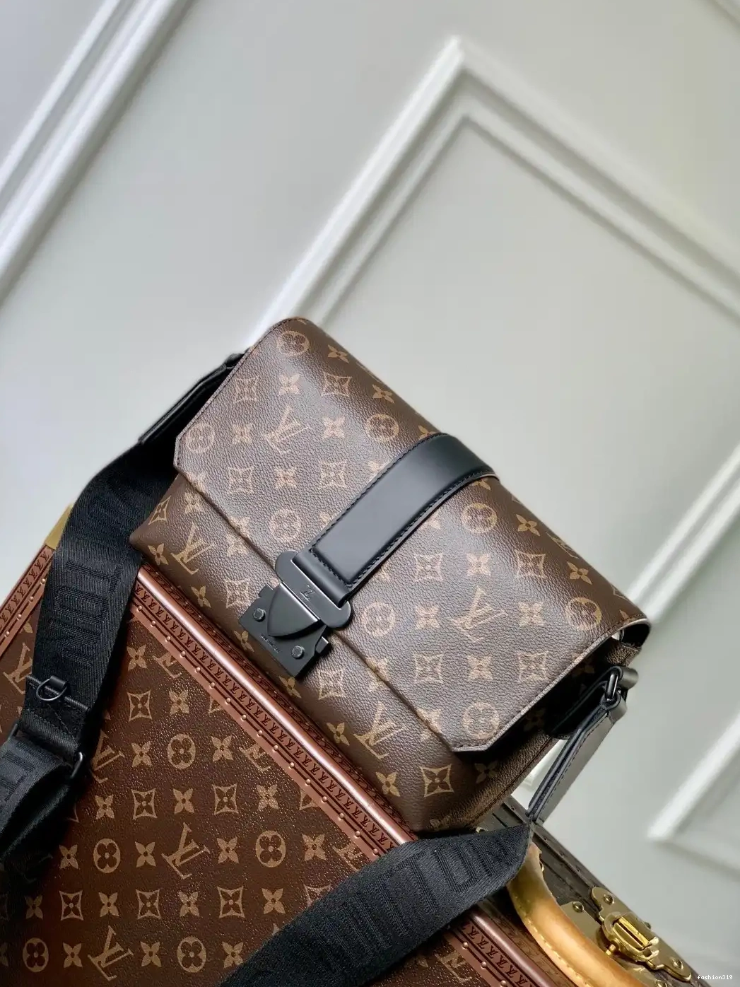 S-Cape Messenger LOUIS VUITTON 0405